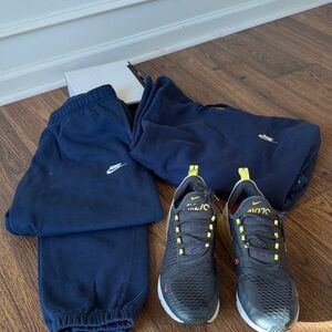 Nike Men's Navy Blue Joggers